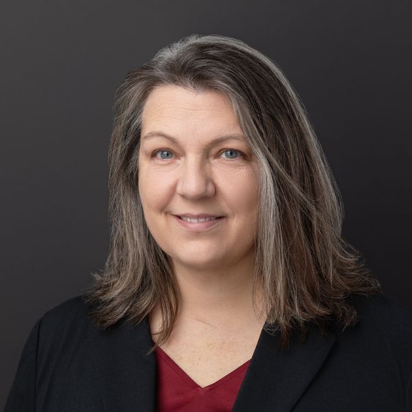 Headshot of Michelle Lennon